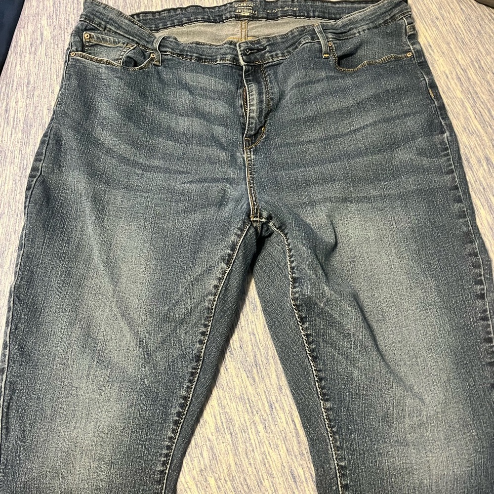 Size 24 Signature Levi Strauss jeans